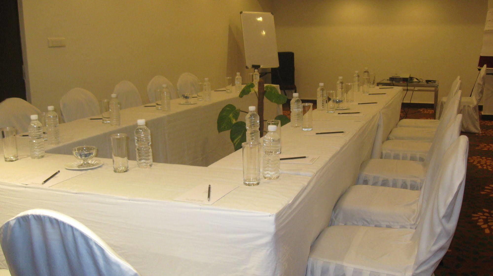 Peerless Hotel Hyderabad Luaran gambar